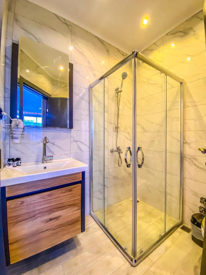 Roy Otel Akcay Buitenkant foto