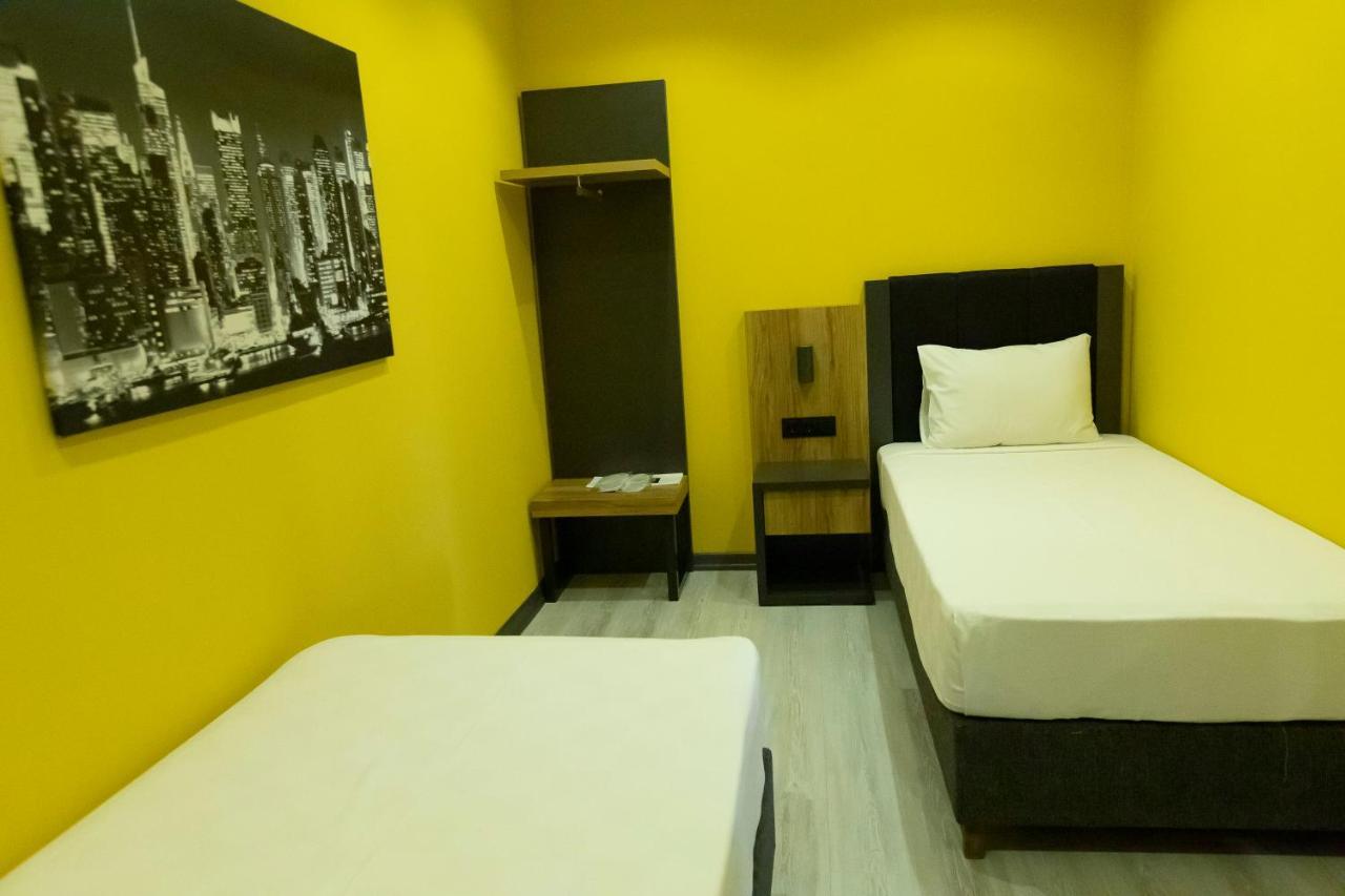 Roy Otel Akcay Buitenkant foto