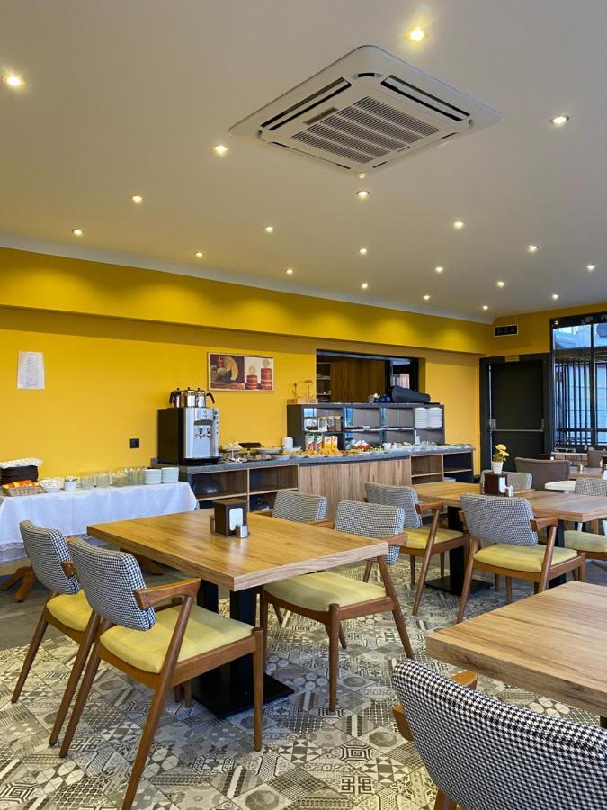 Roy Otel Akcay Buitenkant foto