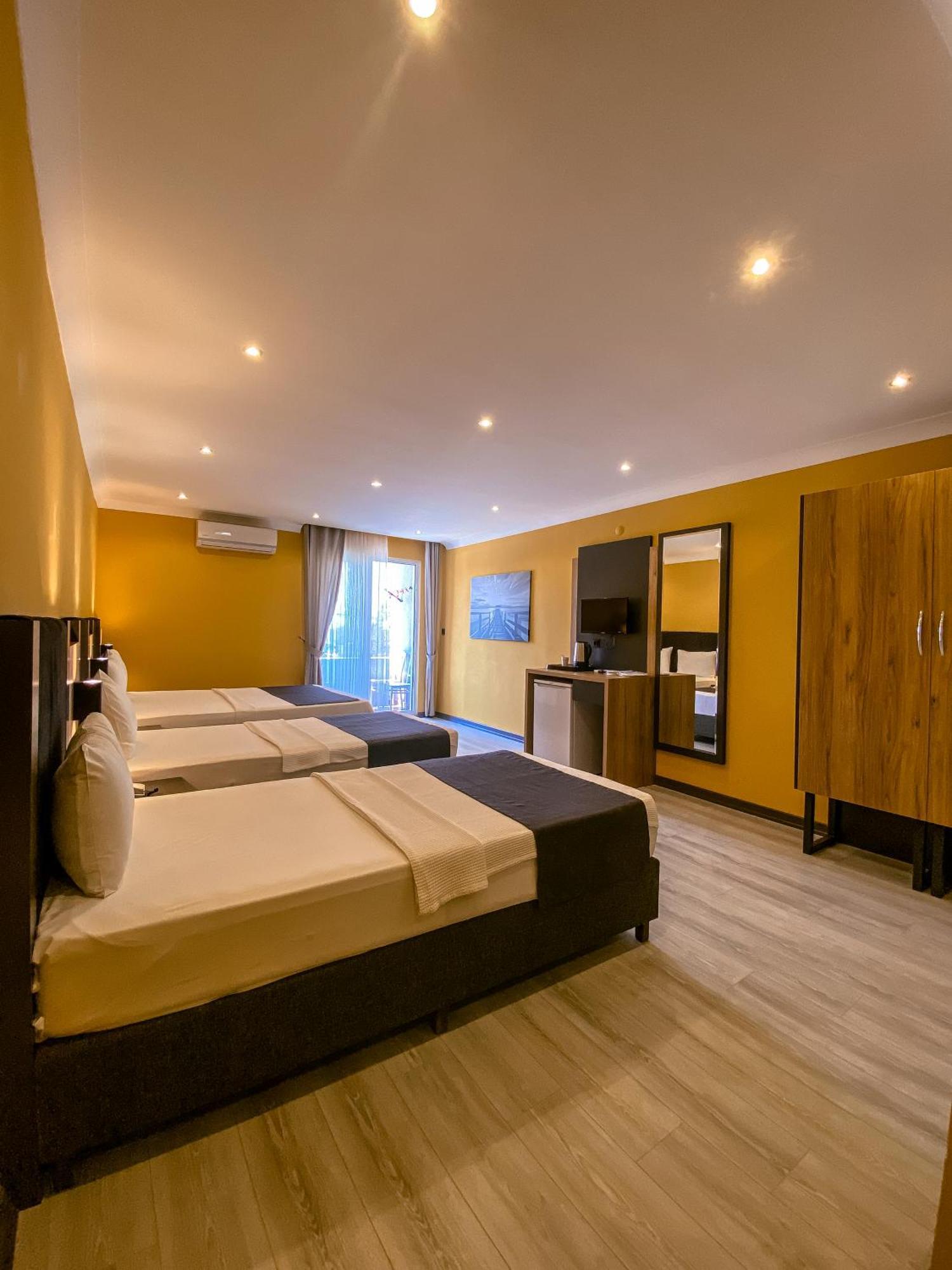 Roy Otel Akcay Buitenkant foto